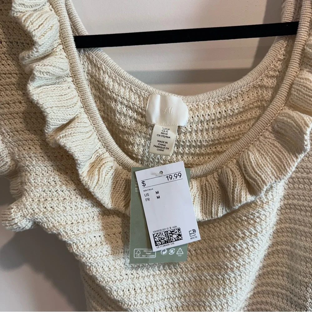 H&M Knit Ruffle Top - Picture 3 of 4